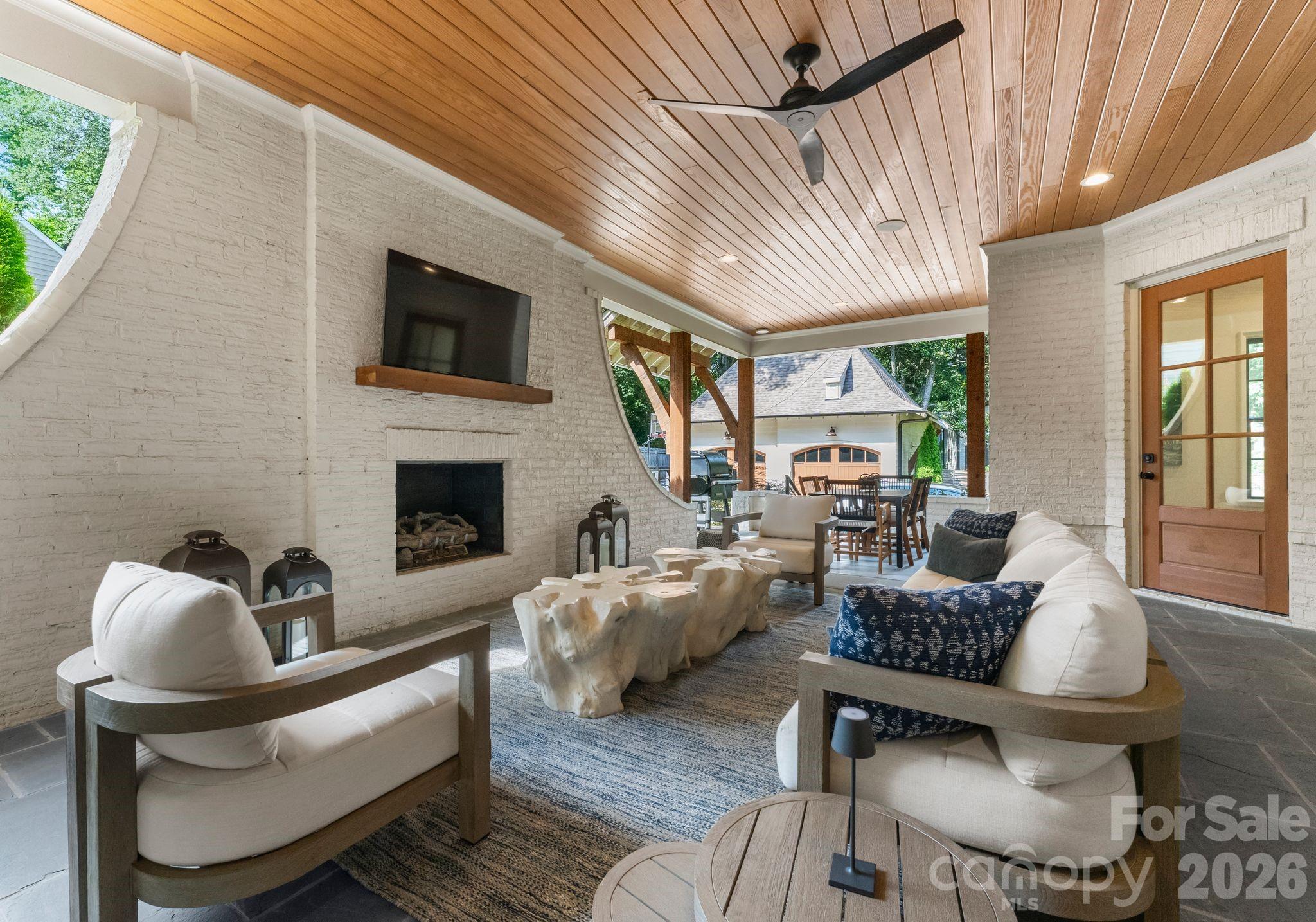 Mammoth Oaks - Residential