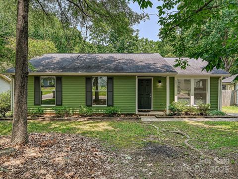 5811 Rock Hollow Drive Charlotte NC 28212