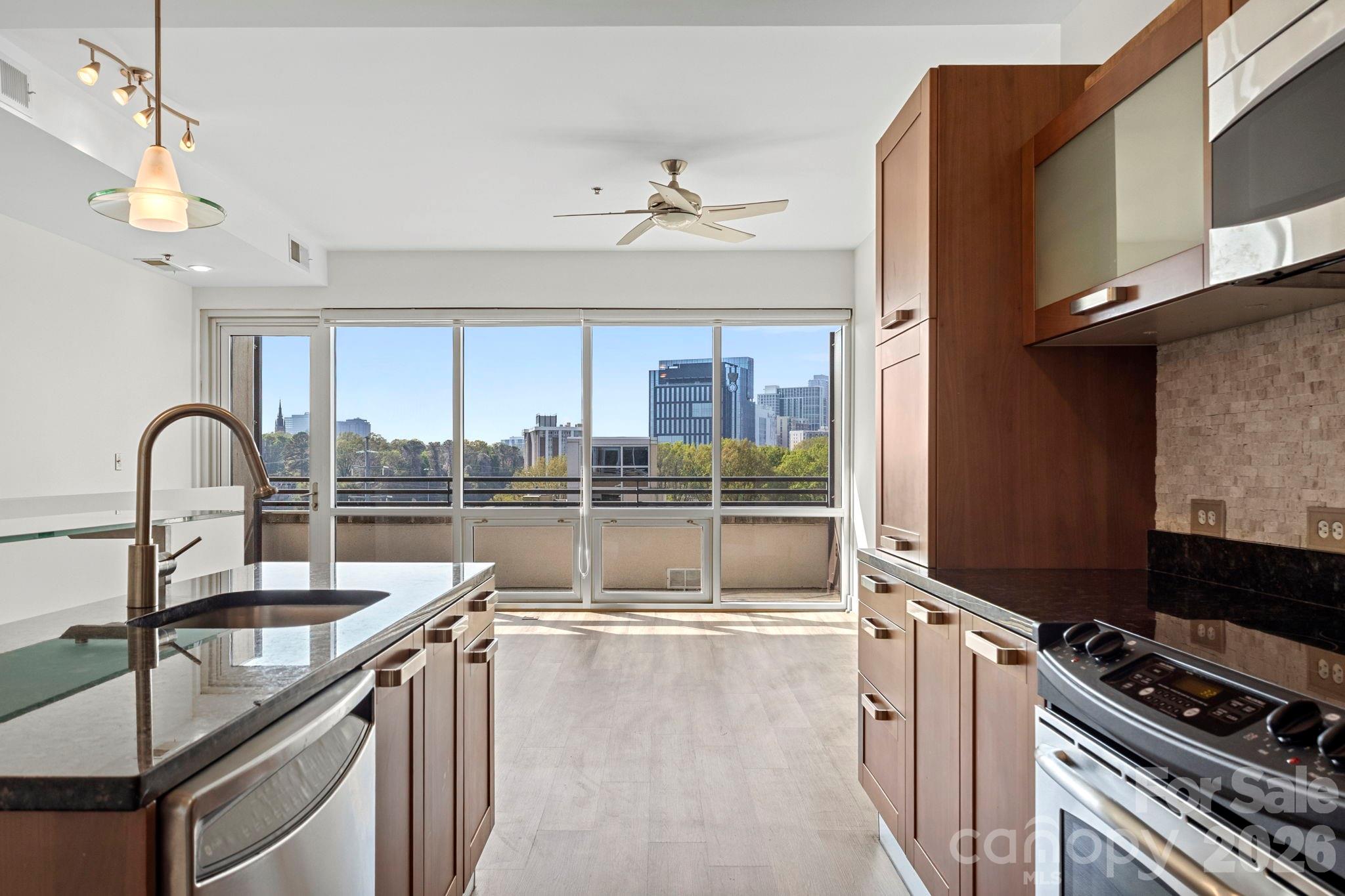 1133 Metropolitan Avenue 619