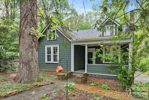 Photo of 1 Ridgefield Place, Asheville, NC 28803 (MLS # 4357562)