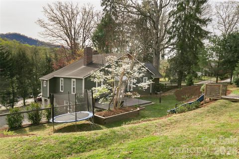 Photo of 1 Ridgefield Place, Asheville, NC 28803 (MLS # 4357562)