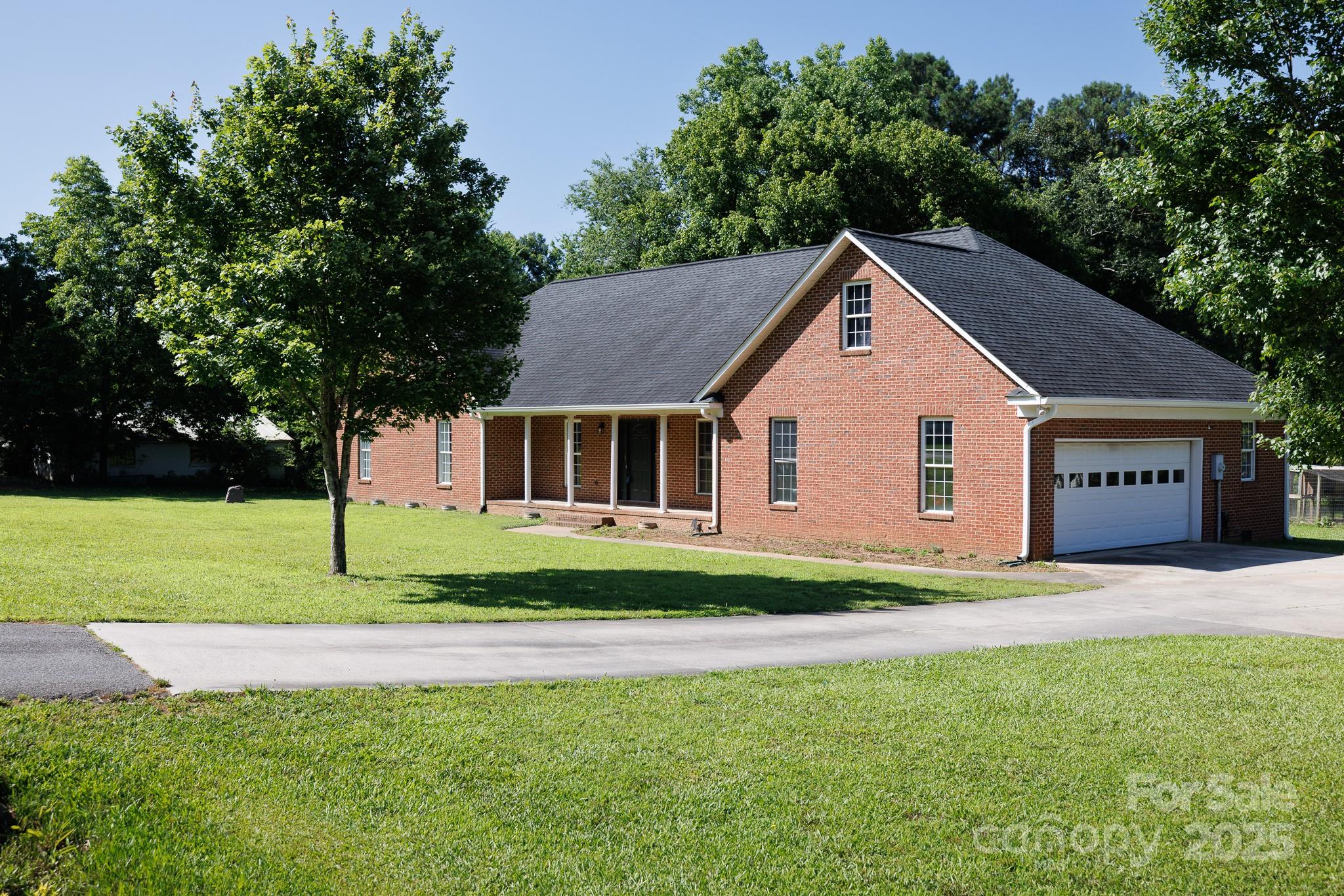 2765 Dogwood Circle
