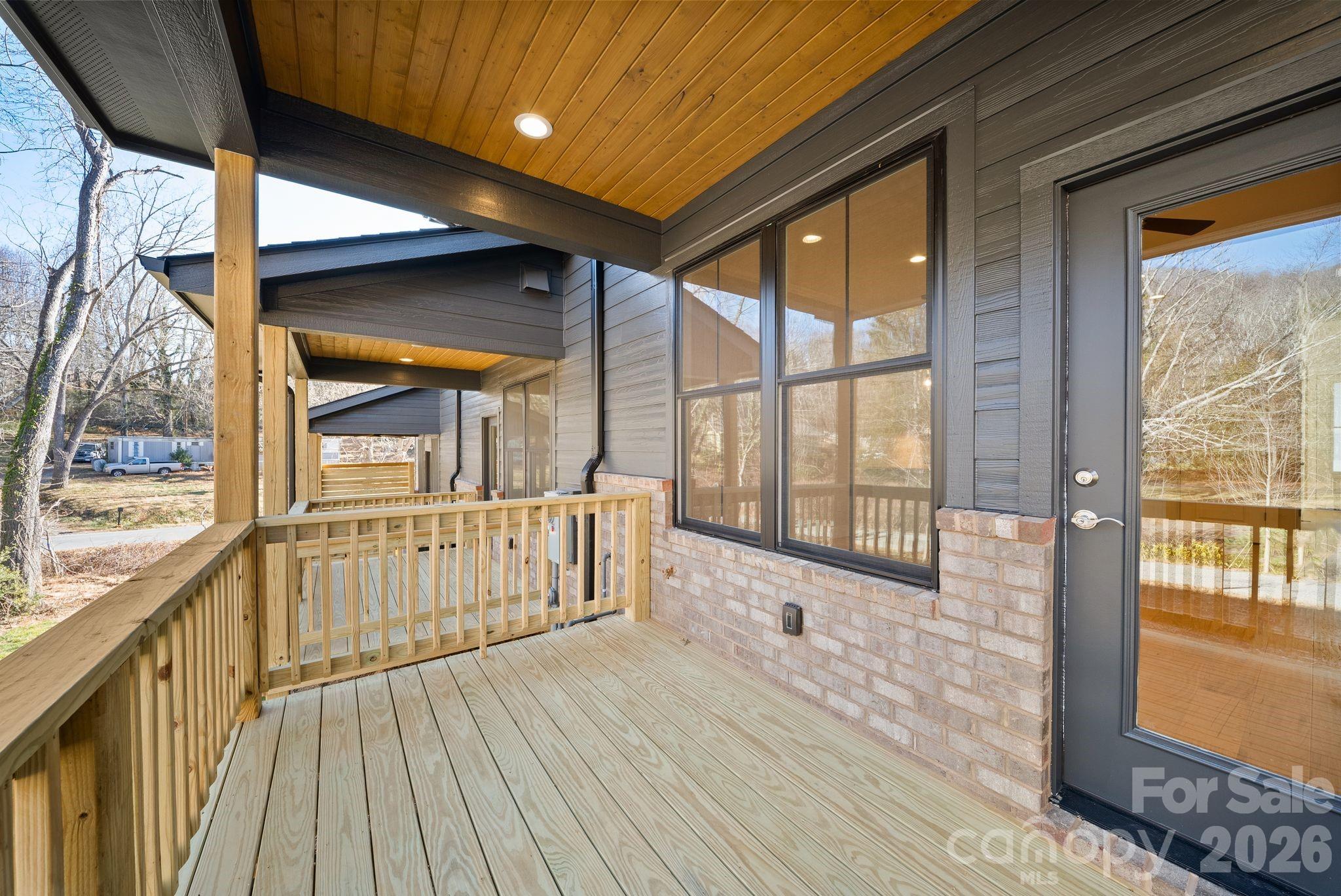 Villas at Pinecroft - Residential