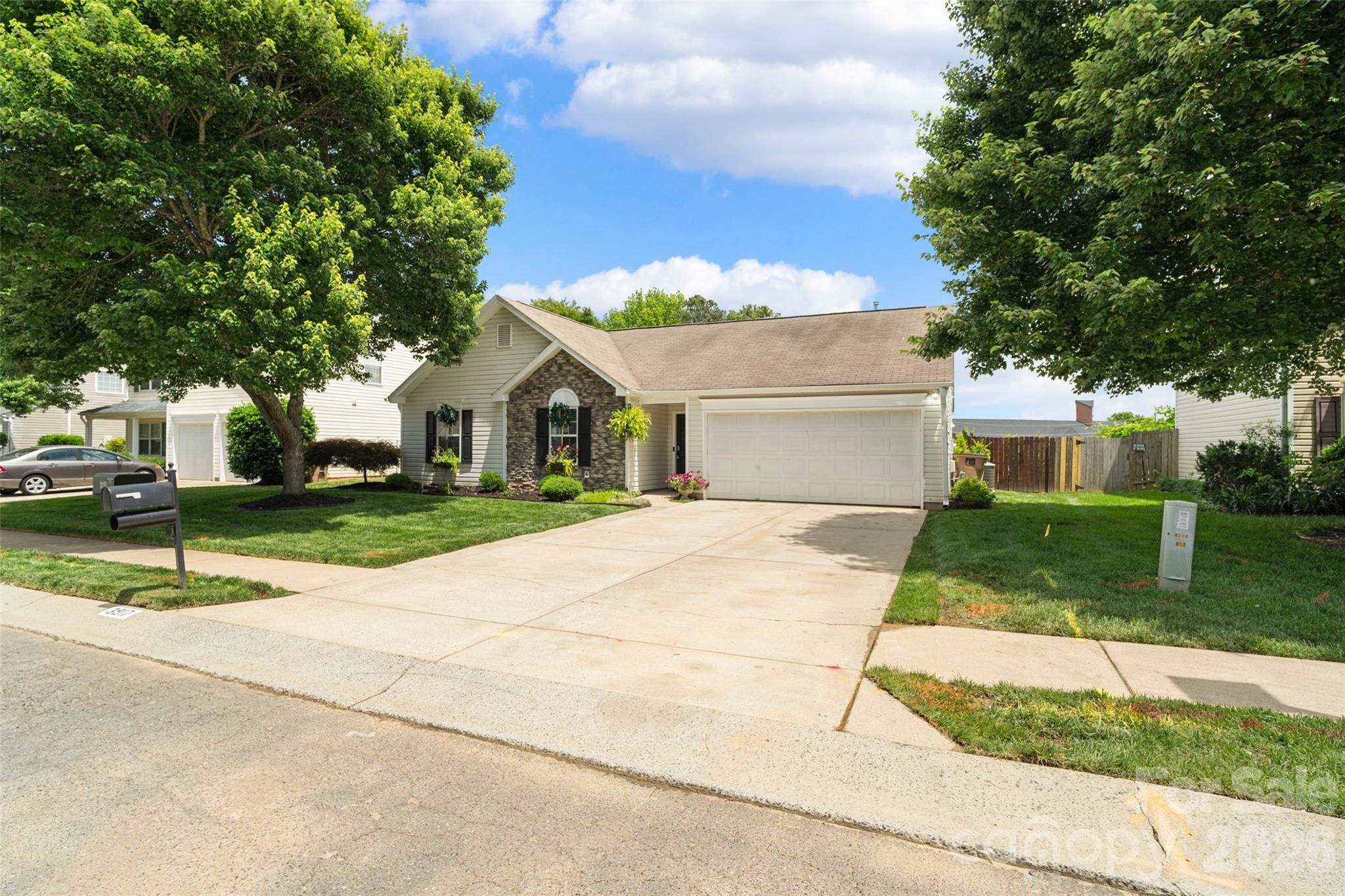3917 Laurel View Circle