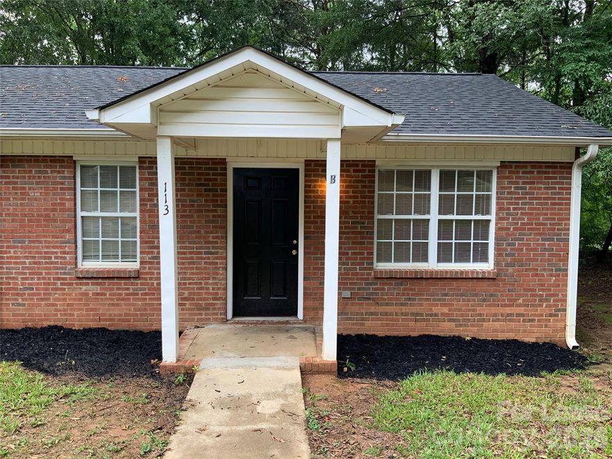 Welcome to your charming sanctuary! This 1-bedroom, 1-bathroom duplex in Cherryville offers comfortable living with spacious rooms and plenty of natural light throughout. The kitchen features sleek black appliances and provides a functional space perfect for everyday cooking and entertaining. Conveniently located just minutes from downtown Cherryville, you’ll enjoy quick access to local shops, restaurants, parks, and community amenities. With easy access to Highway 150, commuting to nearby areas such as Gastonia and Lincolnton is simple and convenient.
This inviting home combines comfort, convenience, and location. Contact us today to schedule a viewing and make this charming space your next home! When applying to our properties, tenant agrees to accept the property in presented conditions as-is. If not viewed prior to accepting tenancy, tenant agrees to accept the conditions as-is.
