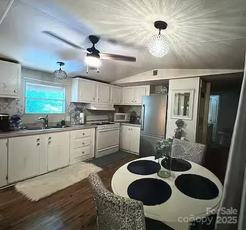 45 tomahawk Drive