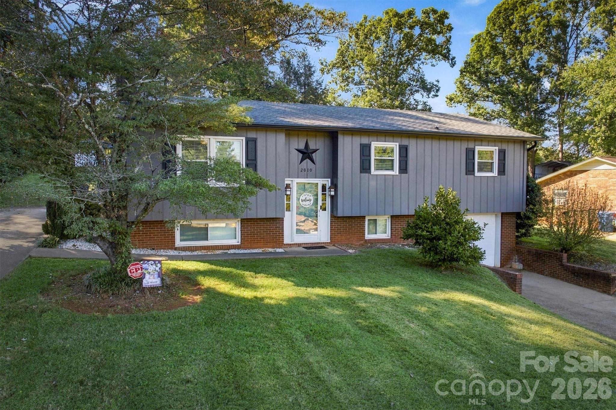 2010 Eastbrook Circle