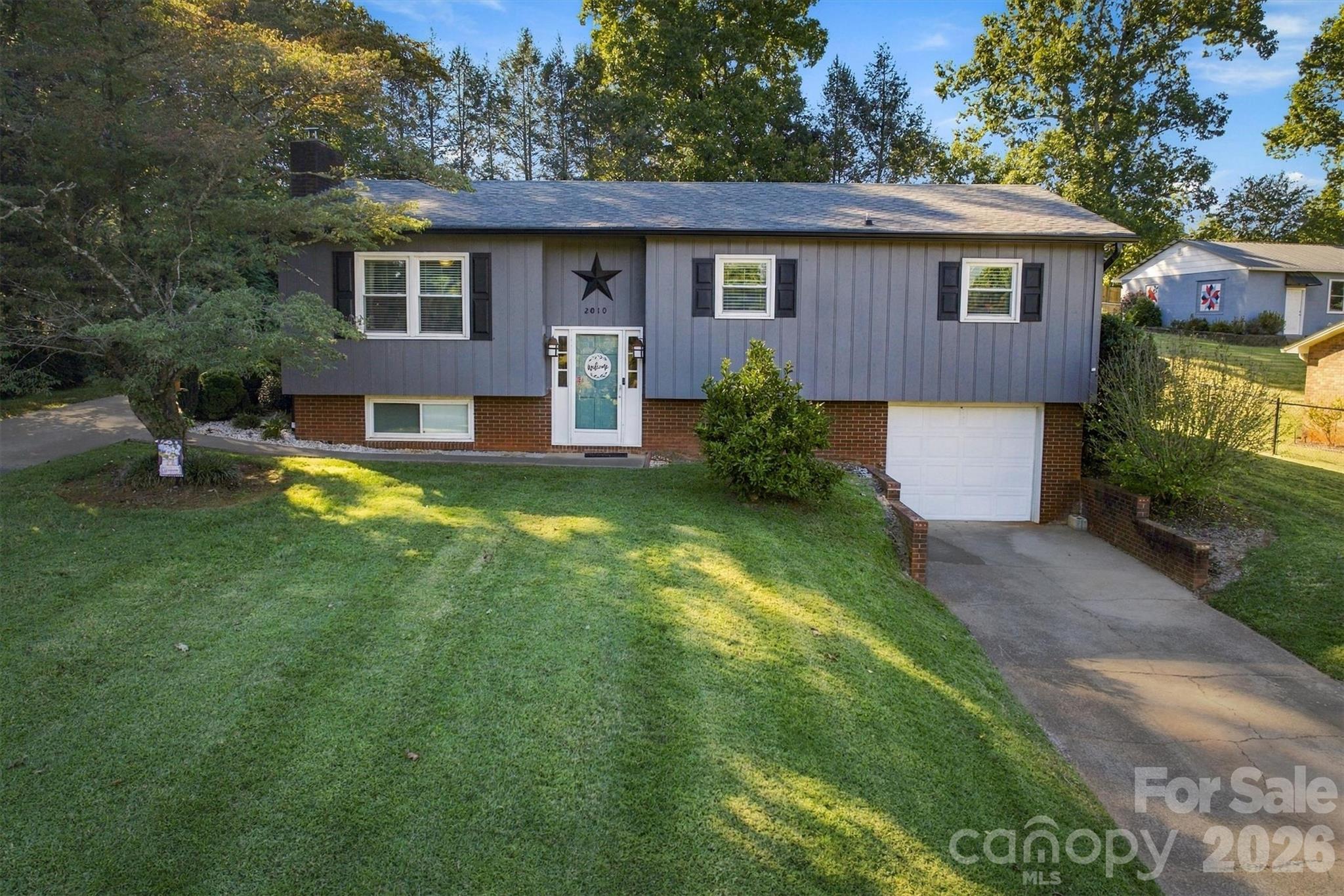 2010 Eastbrook Circle