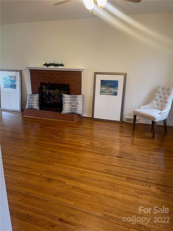 Lakeview Manor - Residential