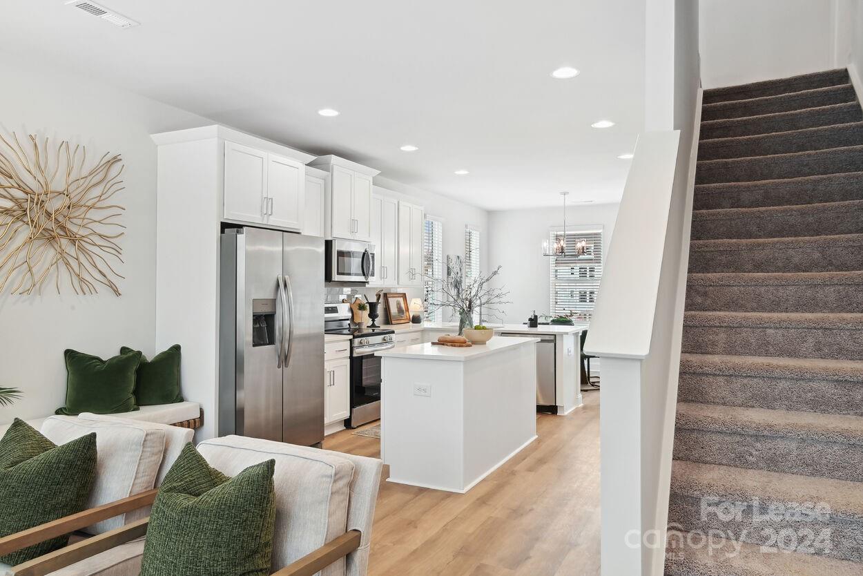 Charlotte, North Carolina 28212, United States, 2 Bedrooms Bedrooms, ,4 BathroomsBathrooms,Residential,Active,121440