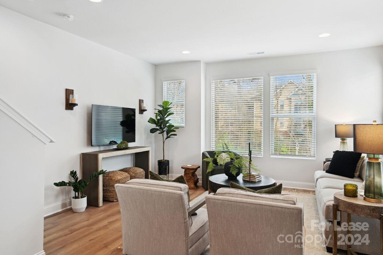 Charlotte, North Carolina 28212, United States, 2 Bedrooms Bedrooms, ,4 BathroomsBathrooms,Residential,Active,121440