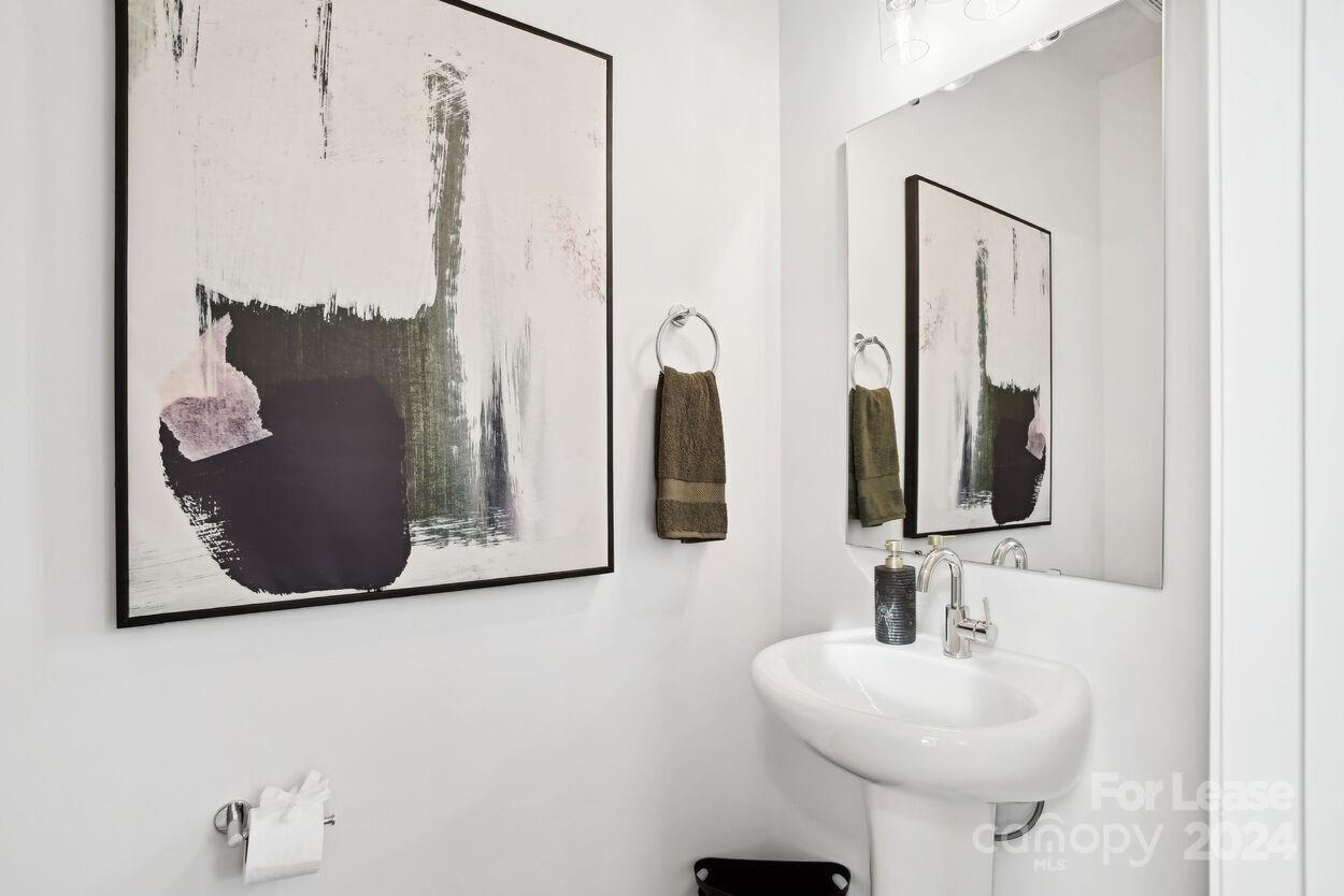 Charlotte, North Carolina 28212, United States, 2 Bedrooms Bedrooms, ,4 BathroomsBathrooms,Residential,Active,121440