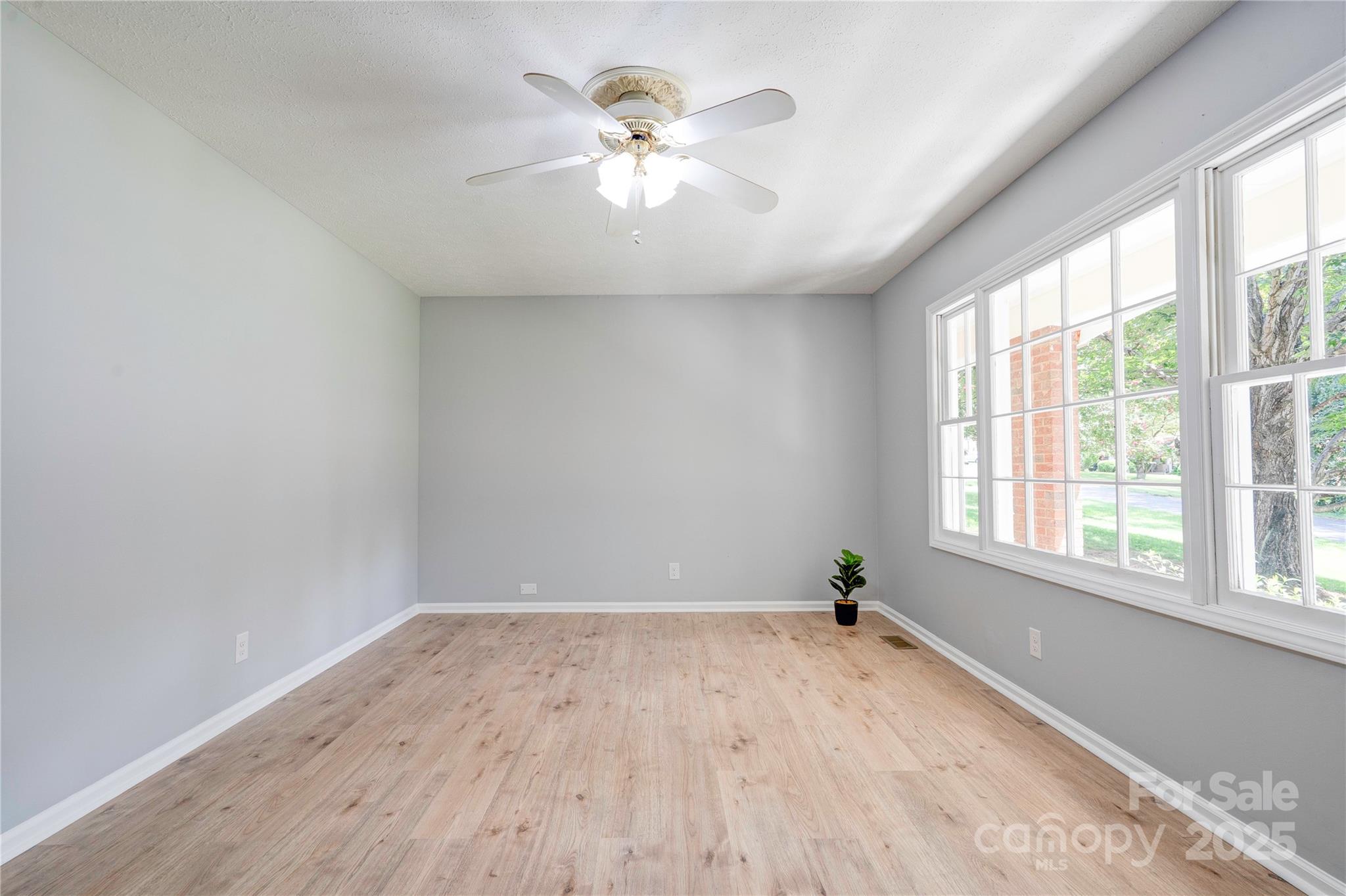 2924 Poplar Circle