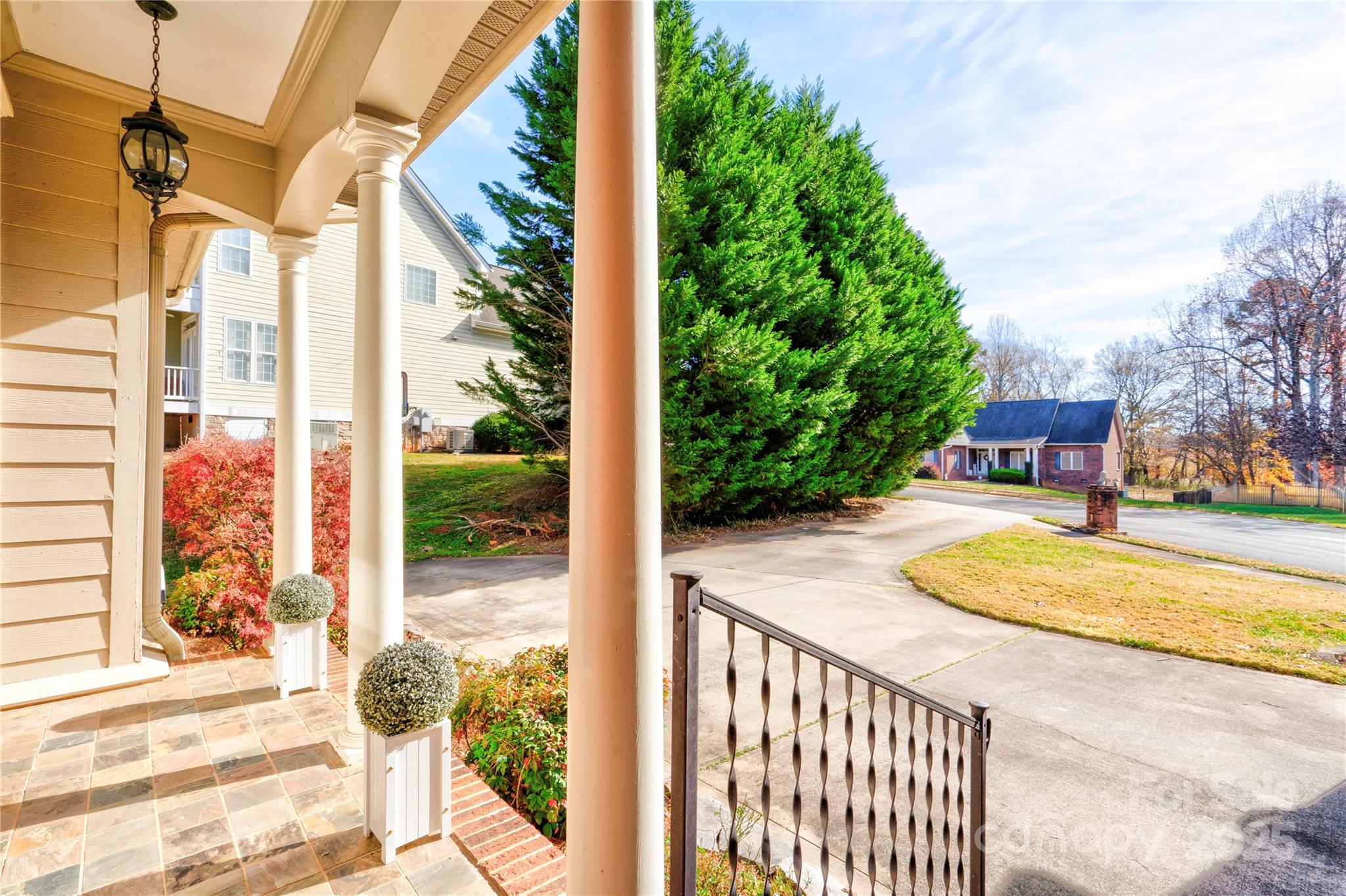 1303 Moonshadow Lane