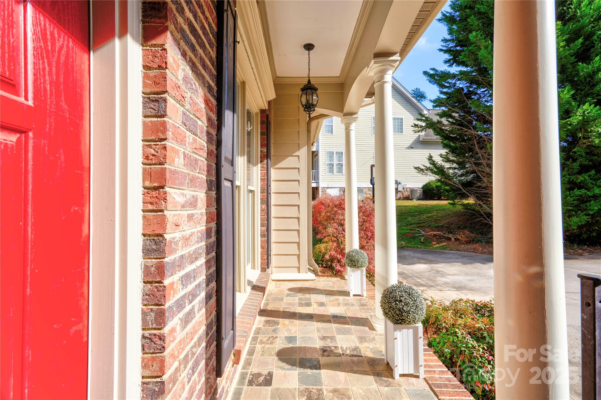 1303 Moonshadow Lane