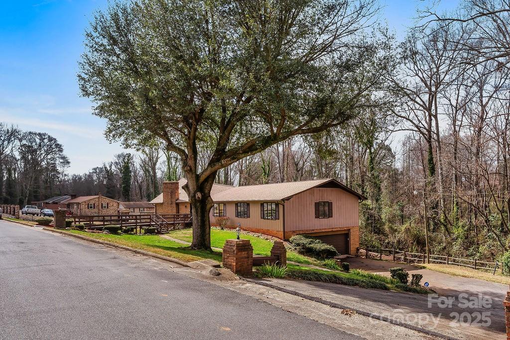 1109 Hemlock Drive