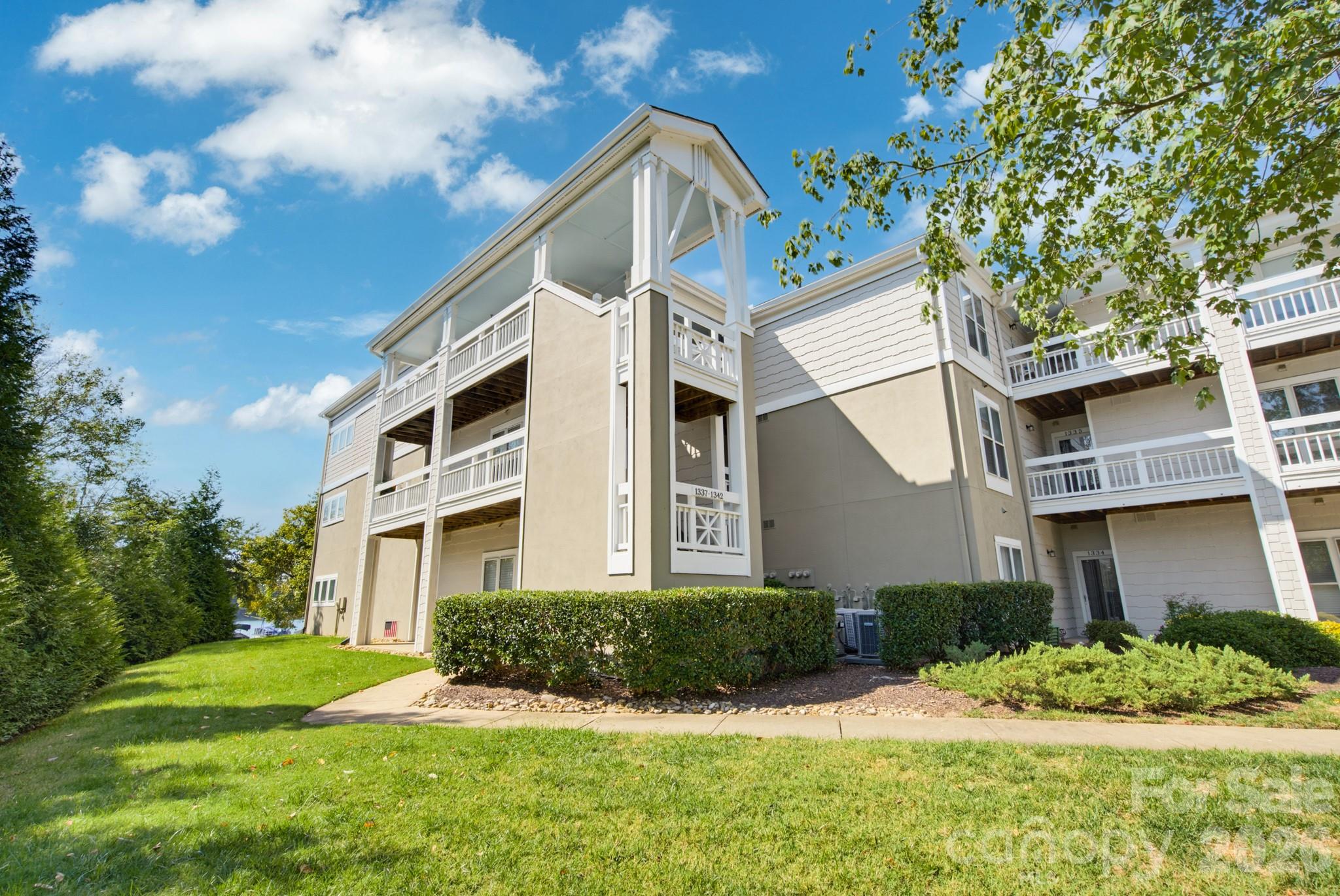 1338 Torrence Circle