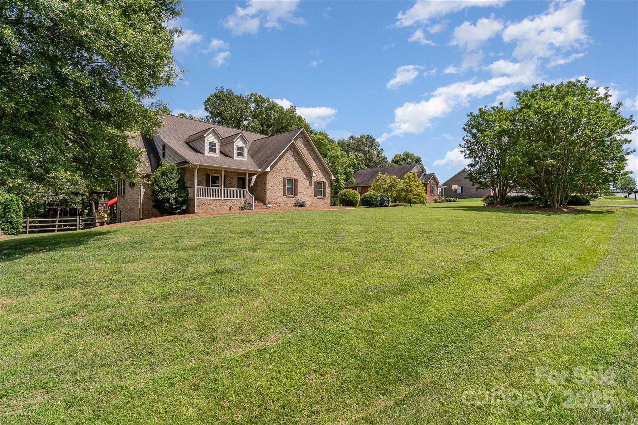 135 Oak Creek Drive