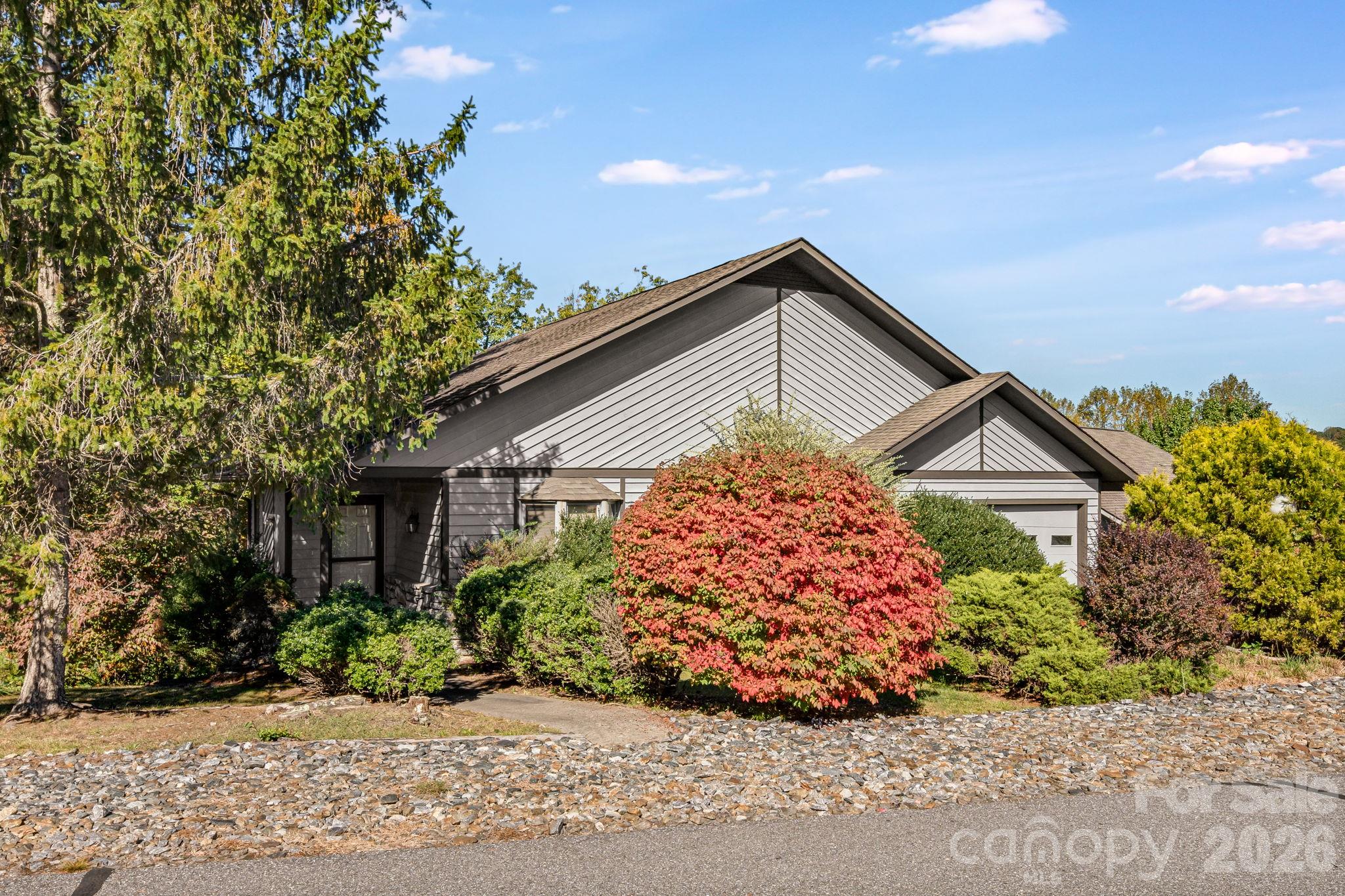 8 Zachary Ridge Road