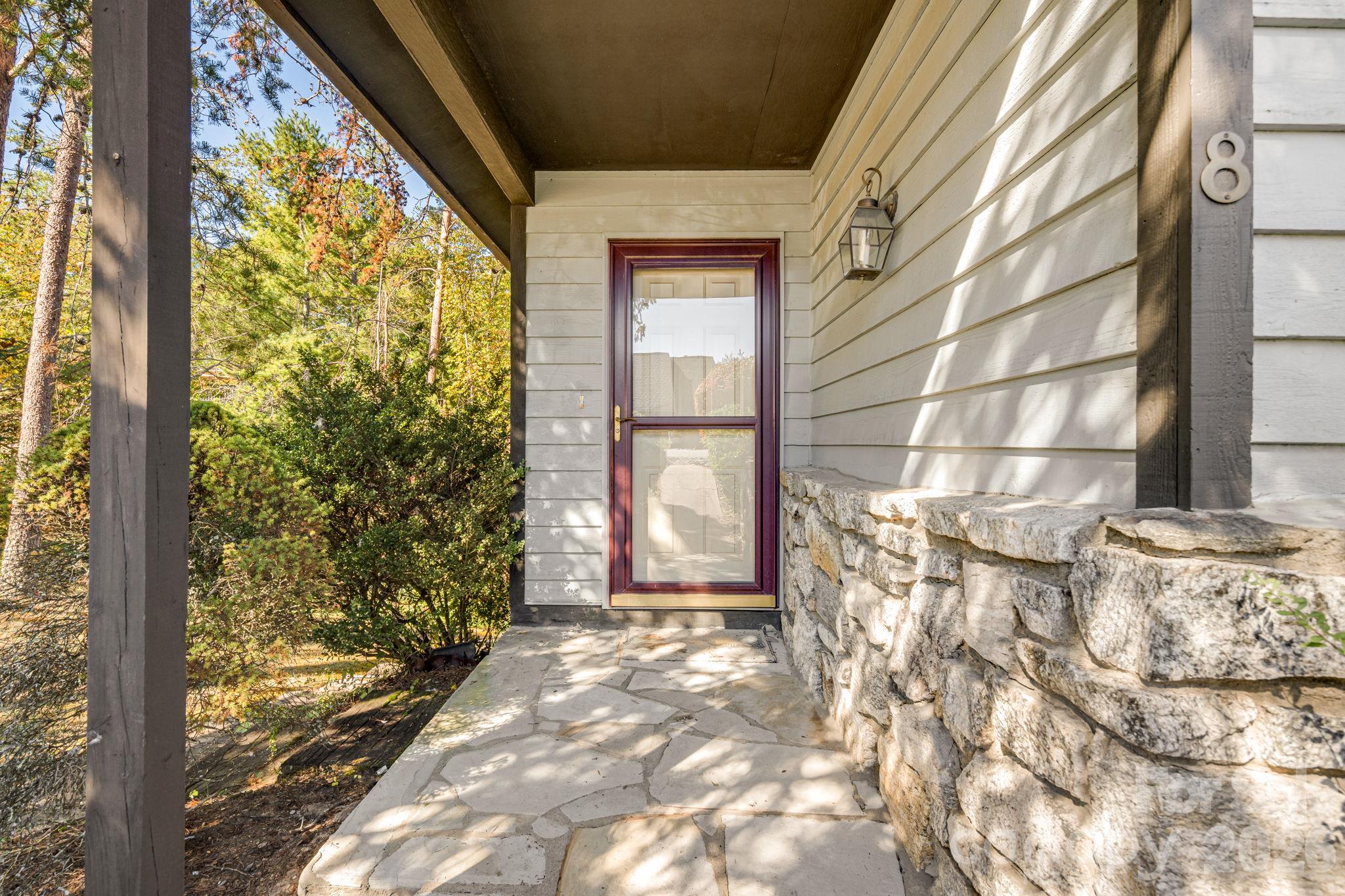 8 Zachary Ridge Road
