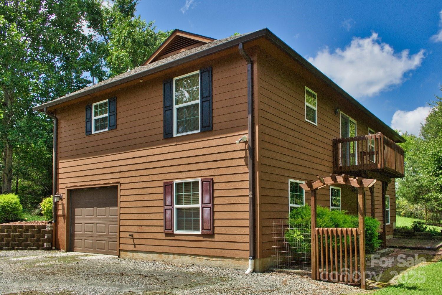 654 Moonlight Pass