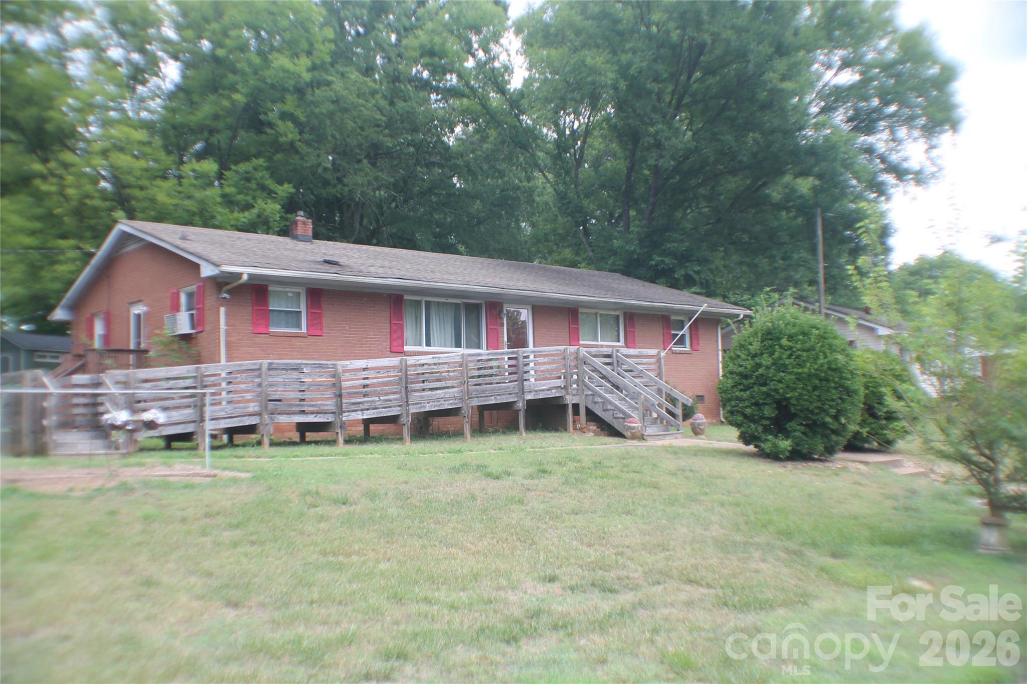 621 Westside Terrace