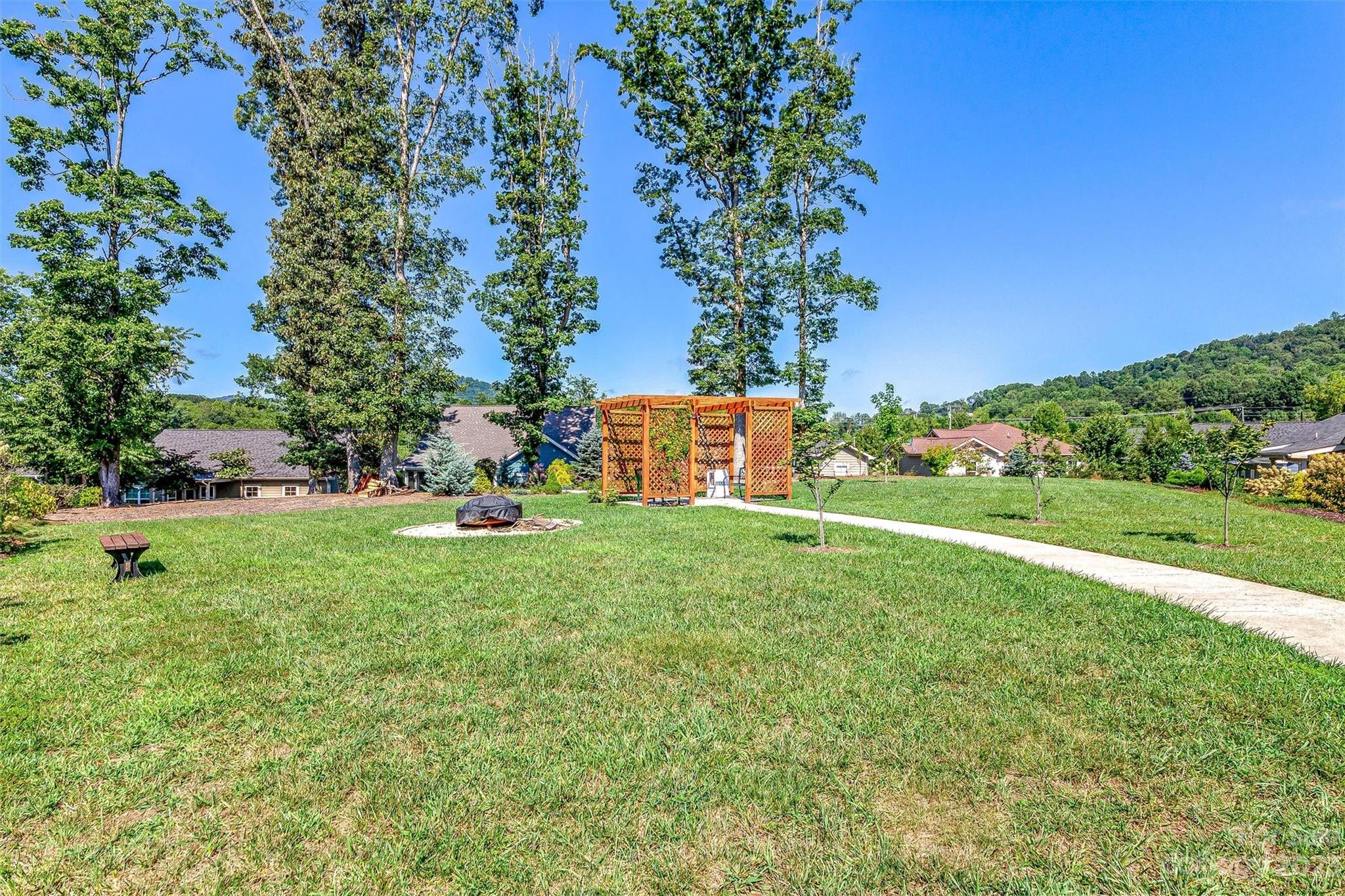 Cottages at Glenn Oaks - Residential