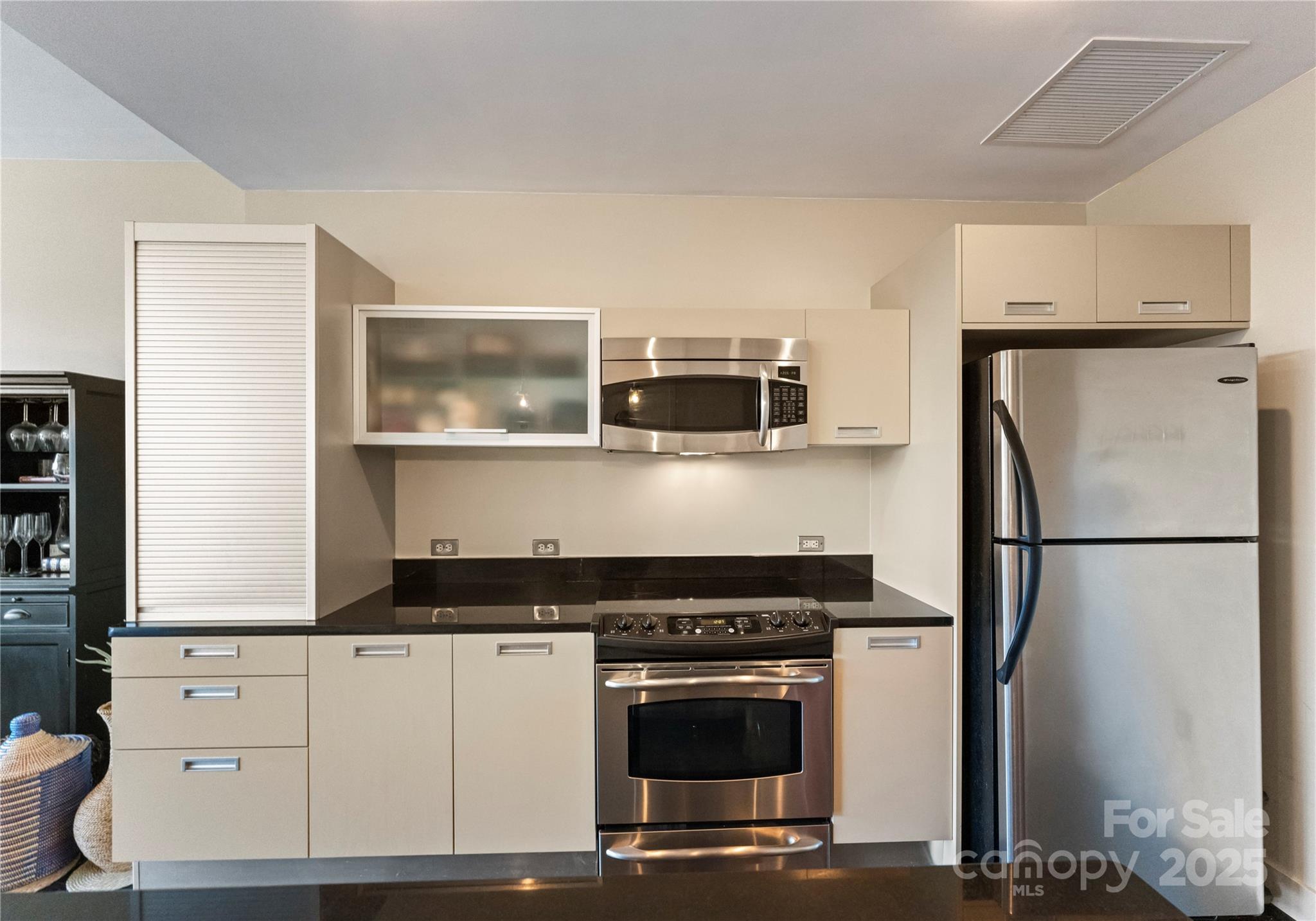 1133 Metropolitan Avenue 601