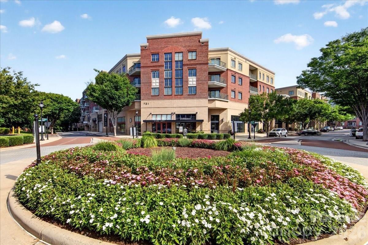 721 Governor Morrison Street 526