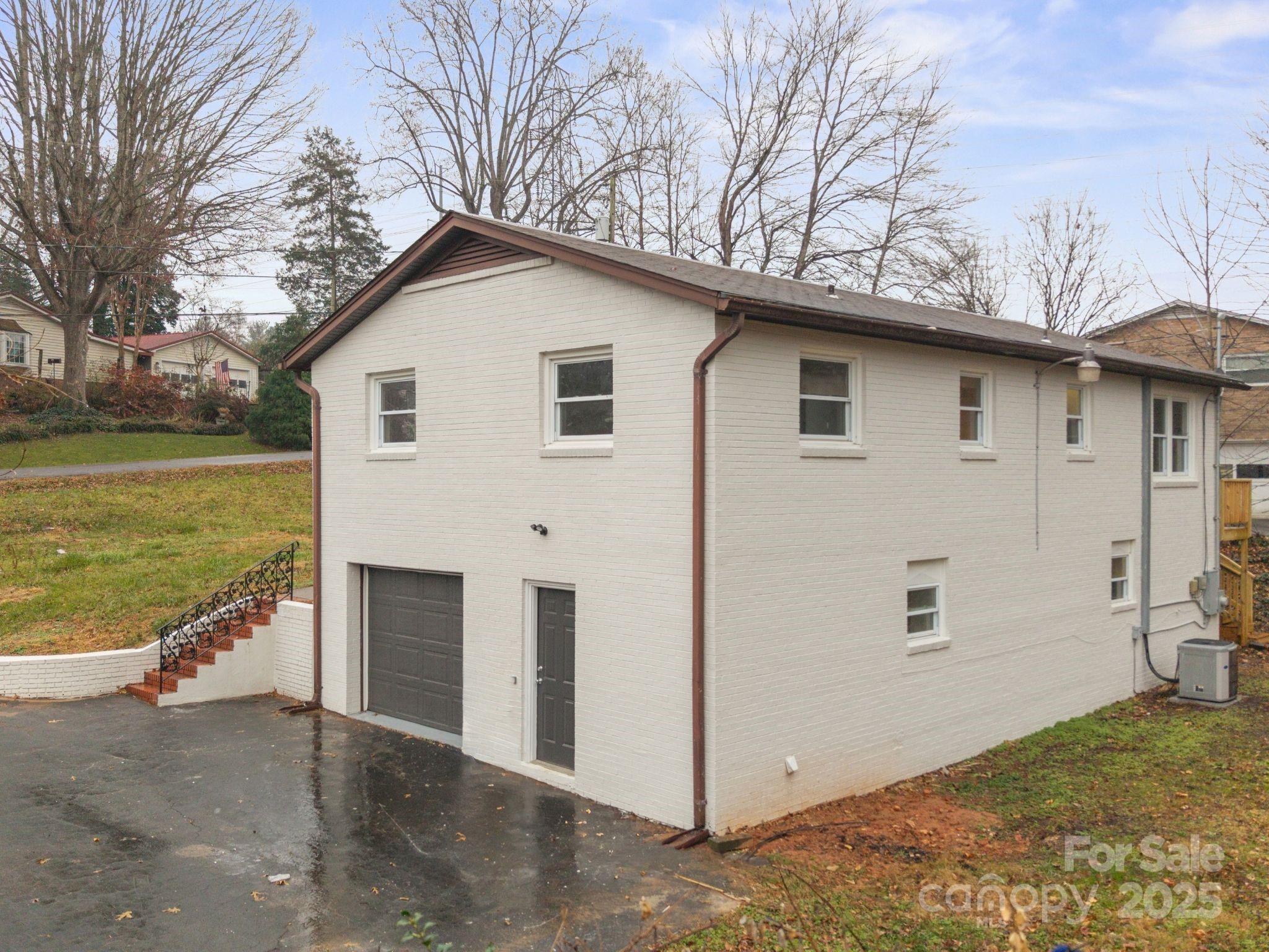 3272 Wilson Heights Drive