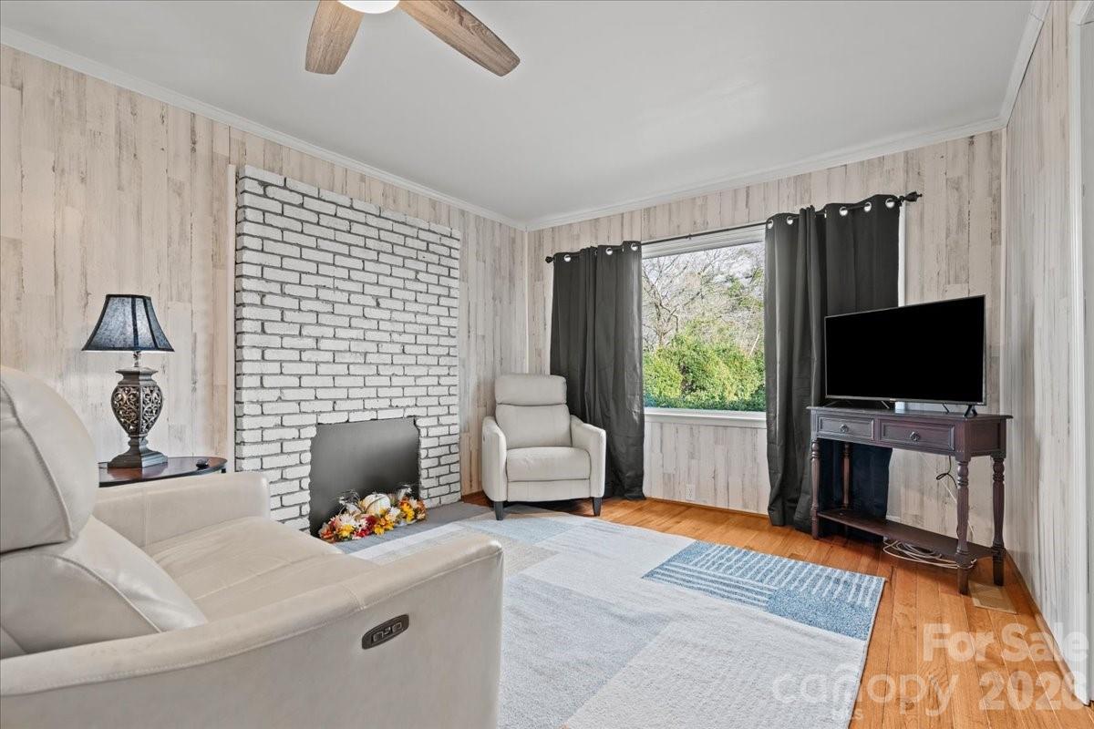 Lakeside - Residential