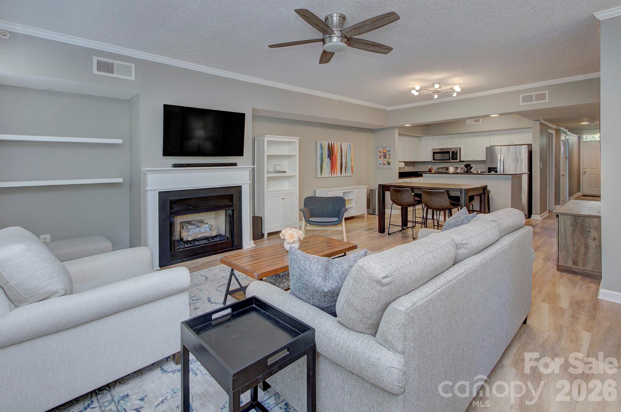 405 W 7th Street 303