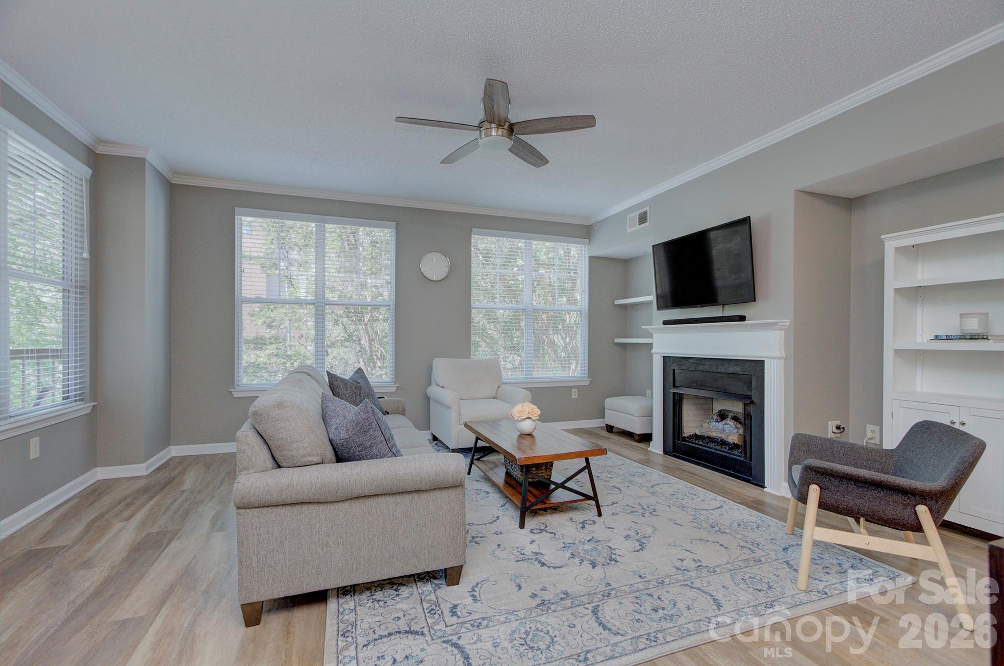 405 W 7th Street 303