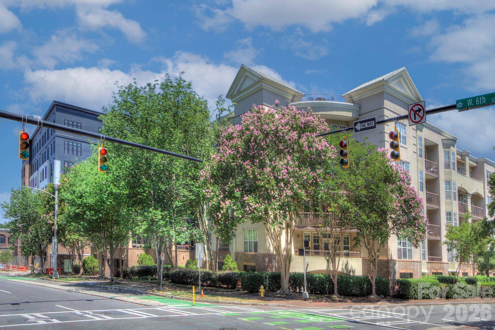 405 W 7th Street 303
