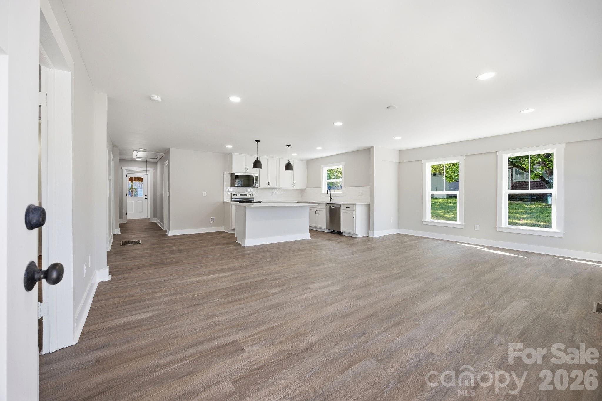 1012 Midlake Road