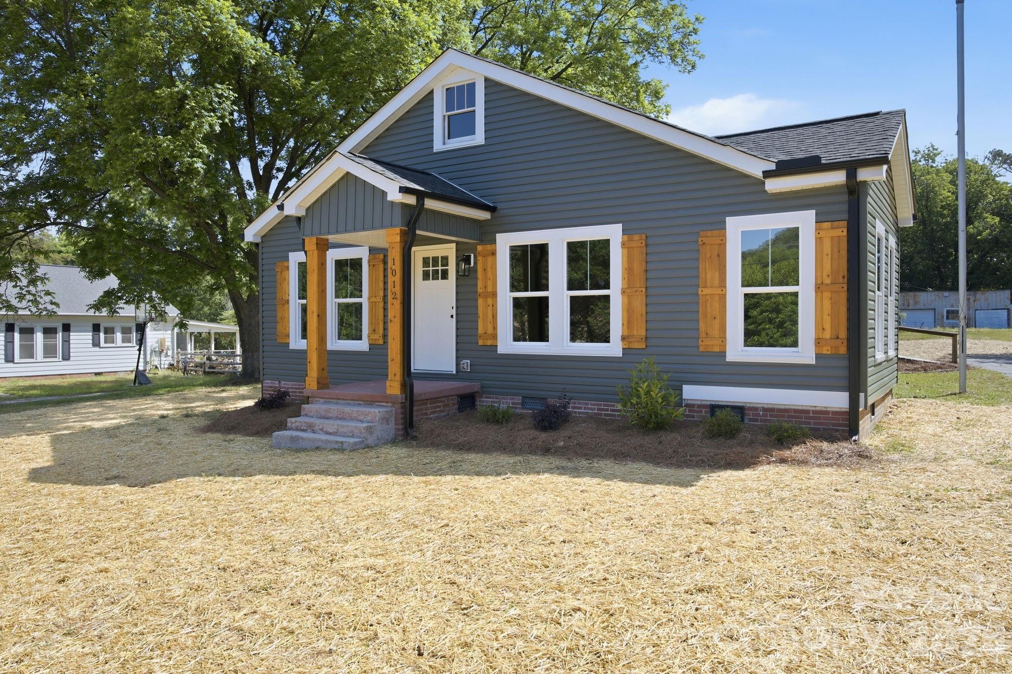 1012 Midlake Road