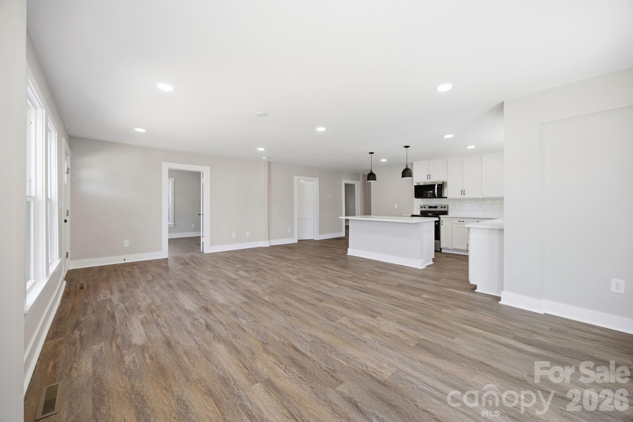 1012 Midlake Road