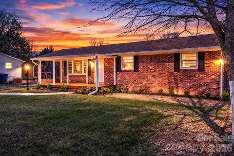 1231 2nd Street SE Hickory NC 28602