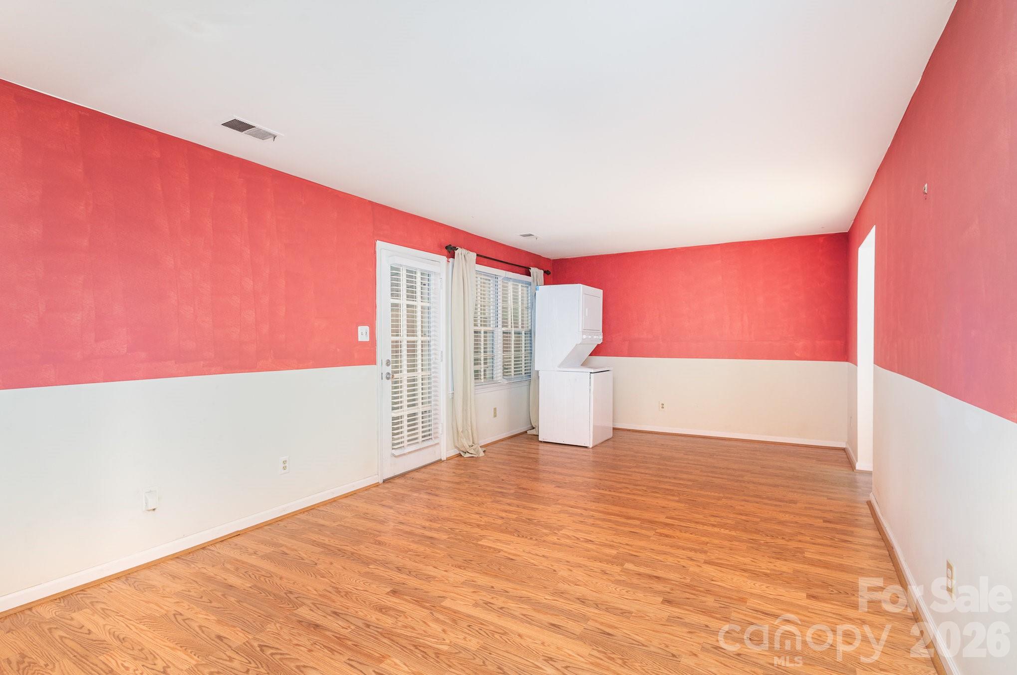 8017 Regent Park Lane