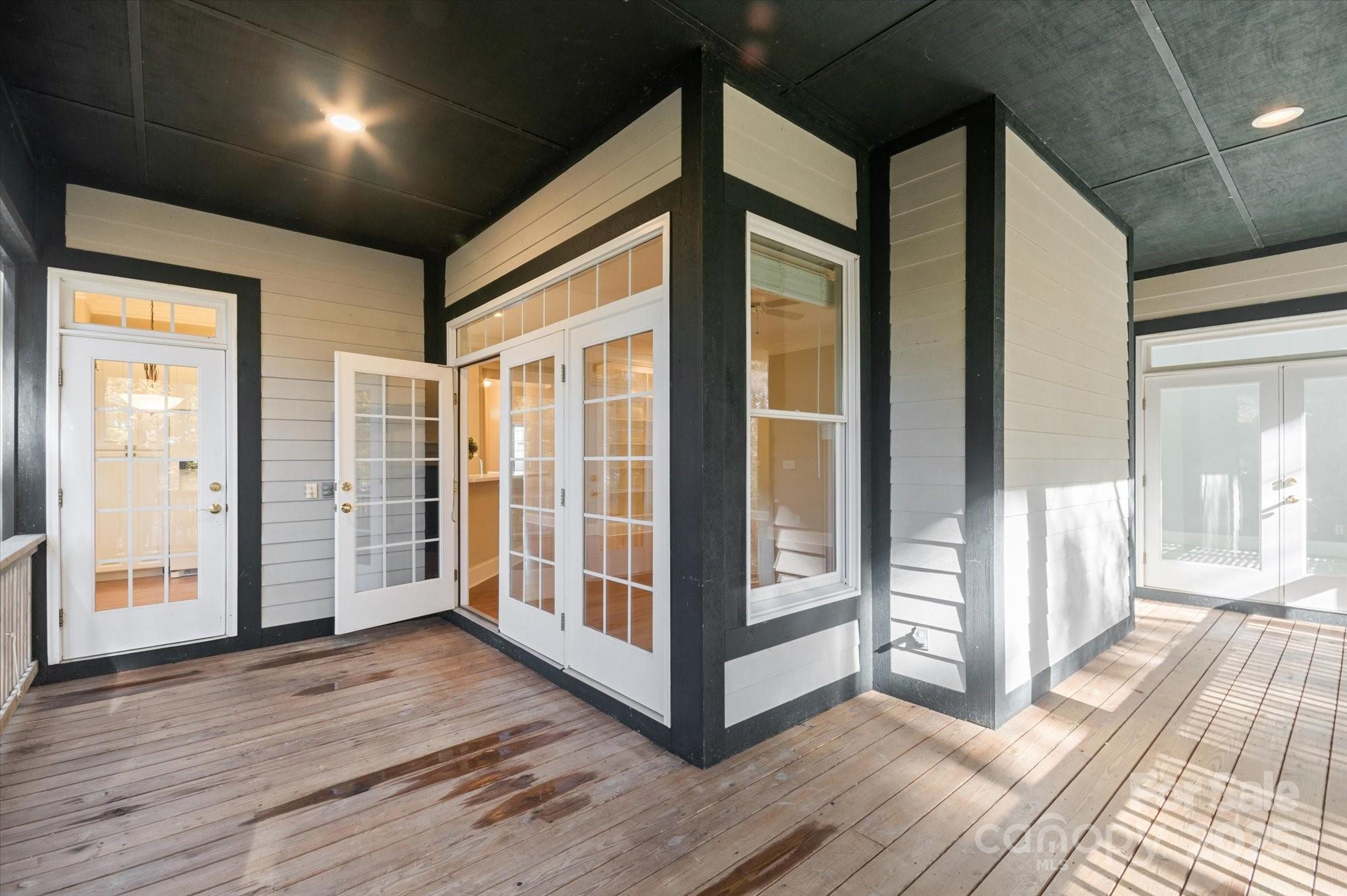 Straus Park - Residential