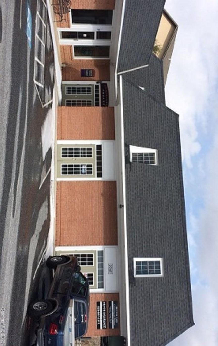 Investment opportunity at Kennington Square. Upgraded office condo in downtown Hendersonville, near courthouse  with a cap rate of 7.9%  Great for first time commercial investor.