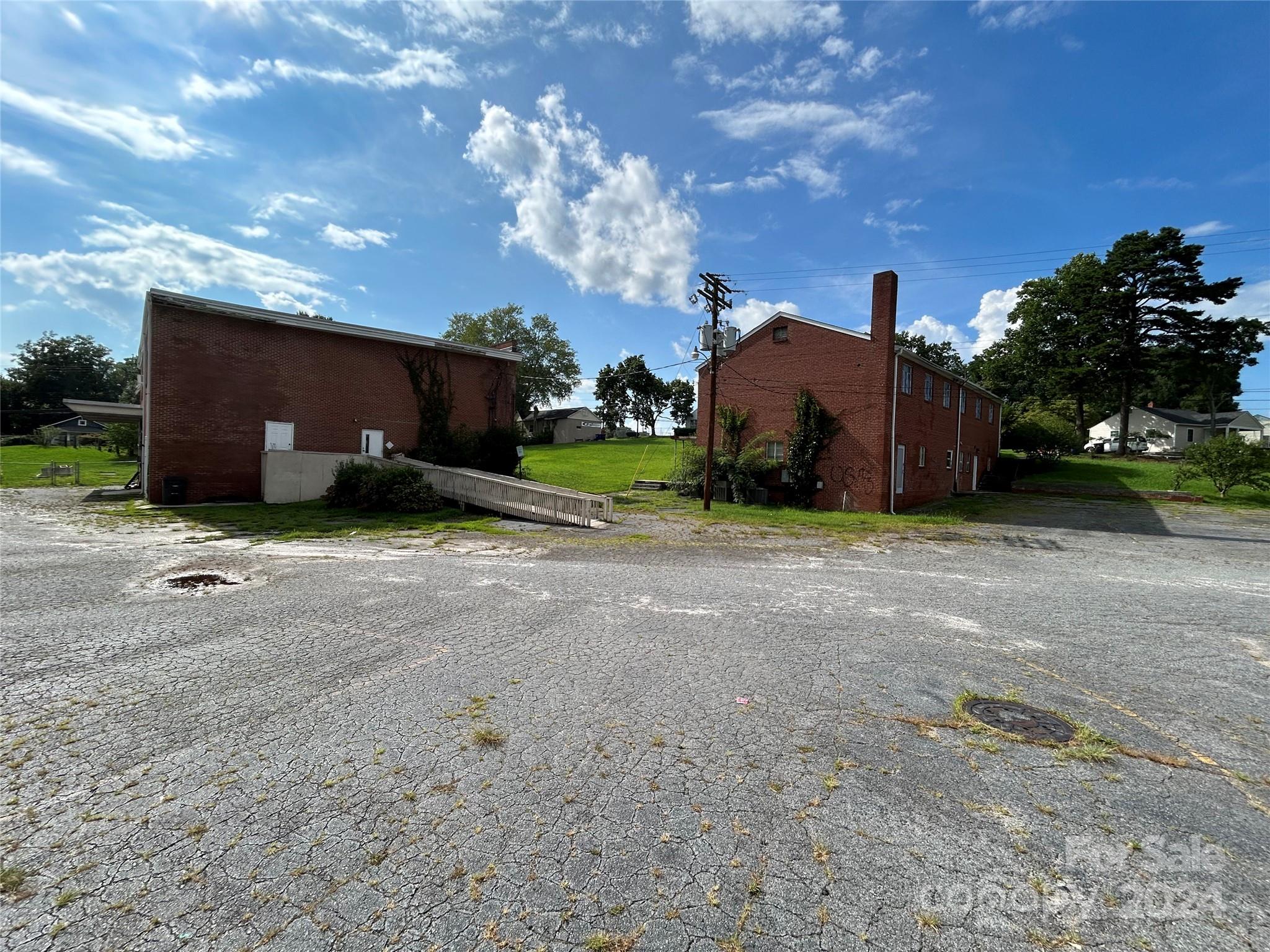 2925 Main Street