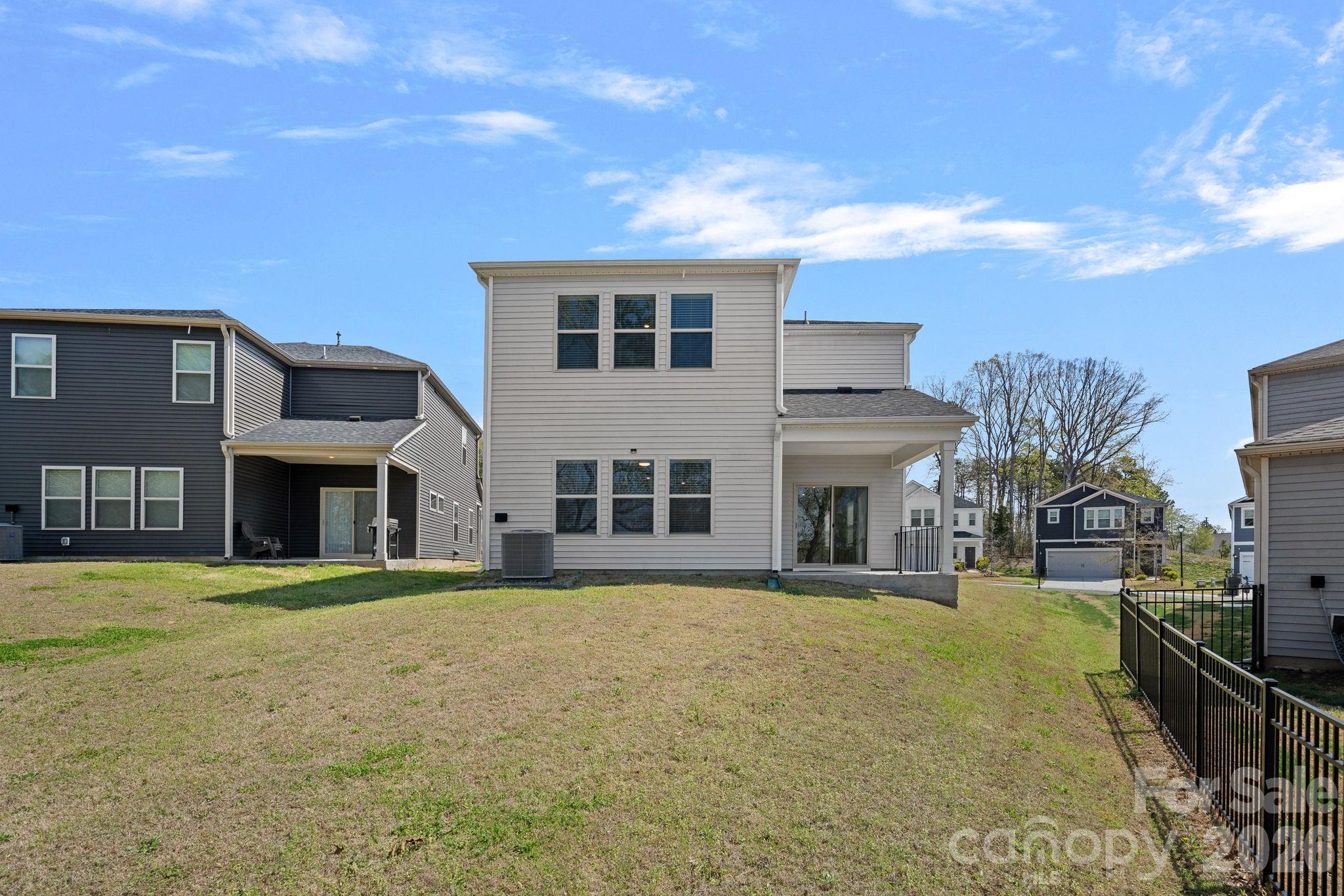 Larkhaven Hills - Residential