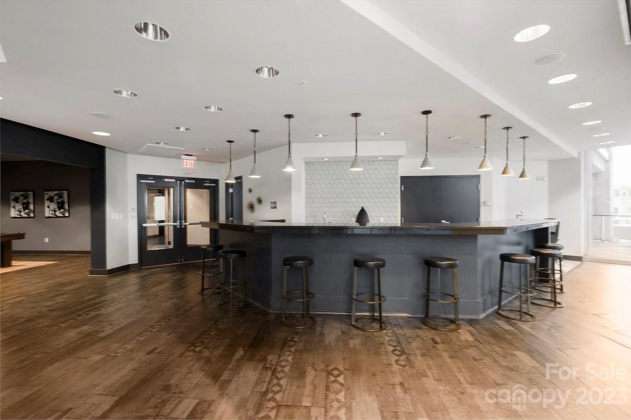 Avenue Condominiums - Residential