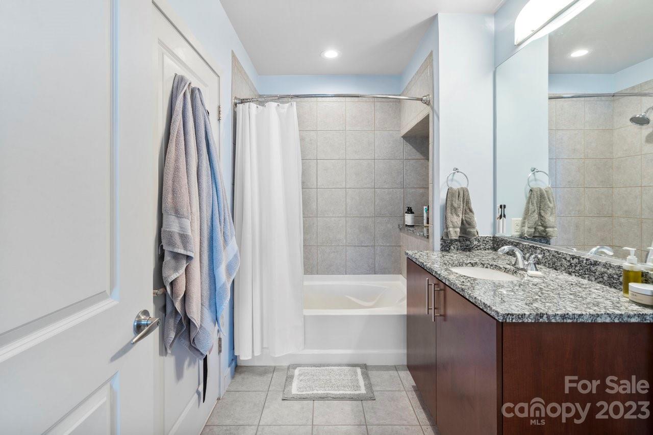 Avenue Condominiums - Residential