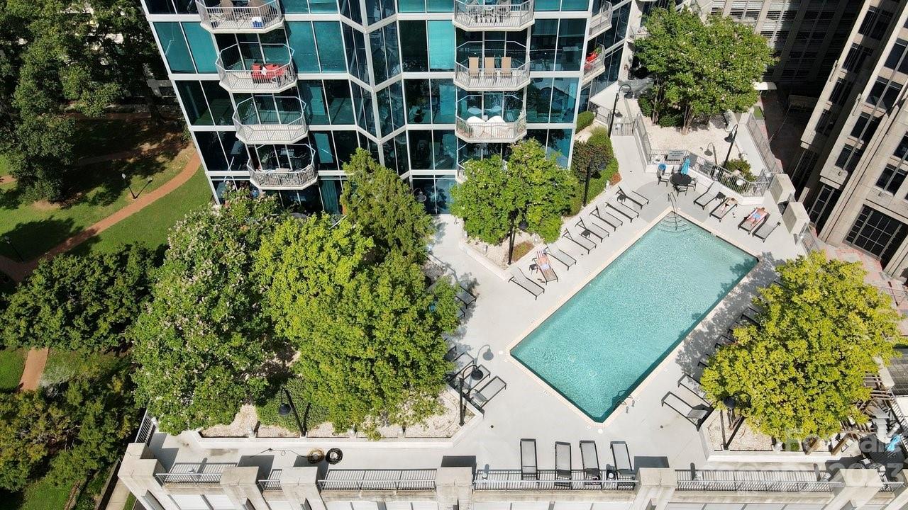 Avenue Condominiums - Residential