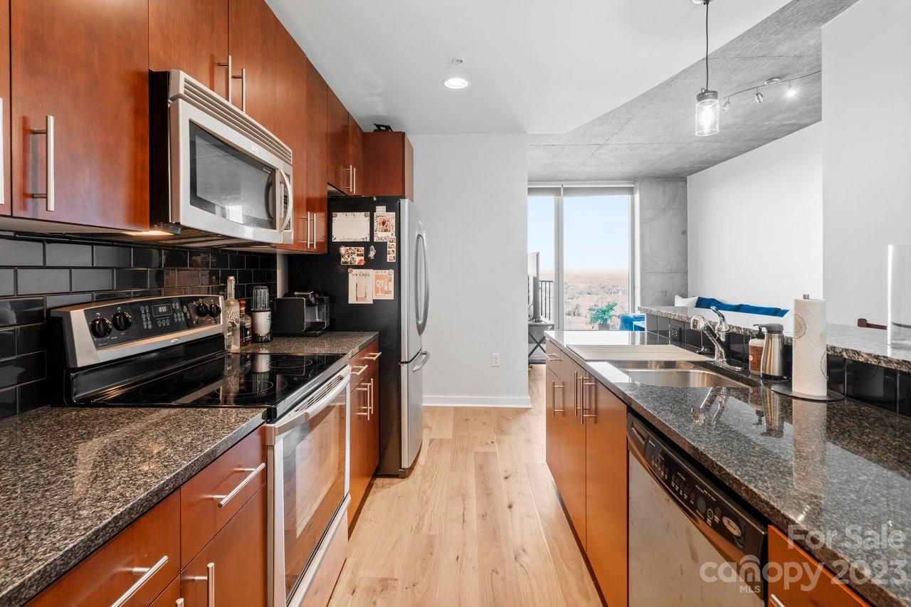 Avenue Condominiums - Residential