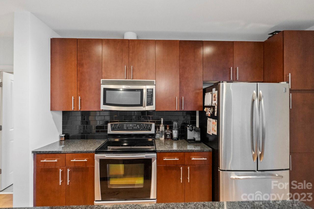 Avenue Condominiums - Residential