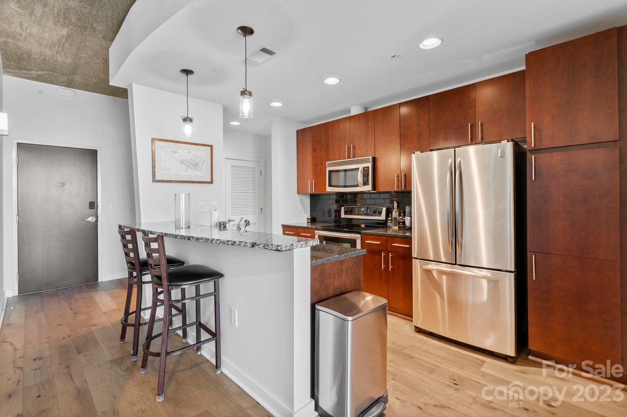 Avenue Condominiums - Residential