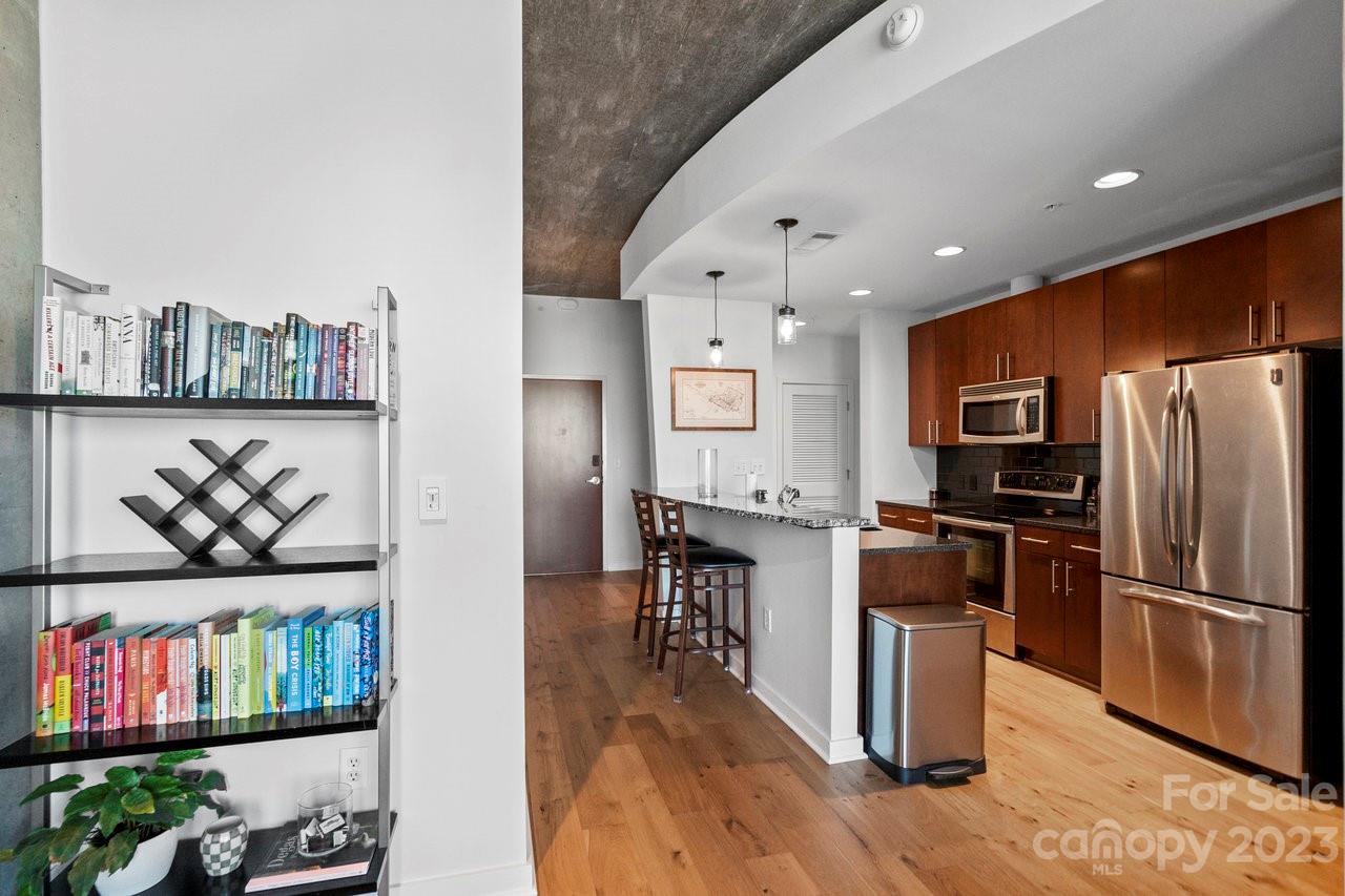 Avenue Condominiums - Residential